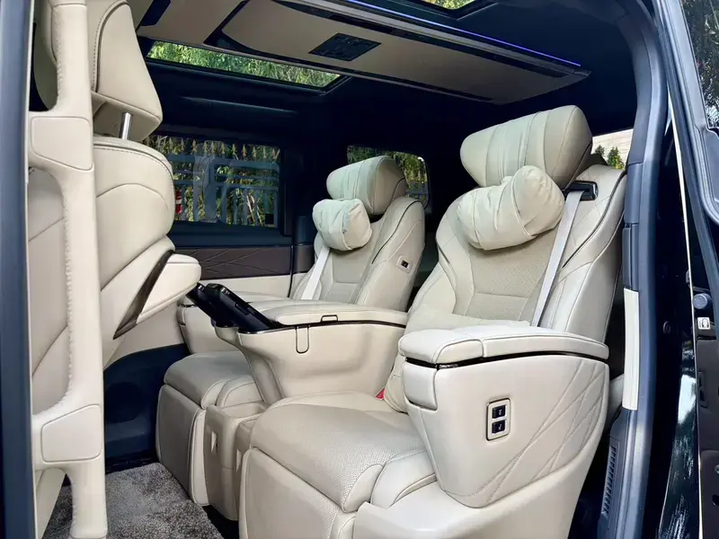 2023 Toyota Vellfire с пробегом 8 000 км