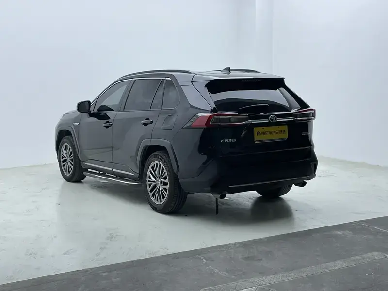 2023 Toyota Wildlander с пробегом 57 800 км