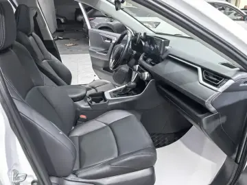 2023 Toyota Wildlander с пробегом 65 000 км