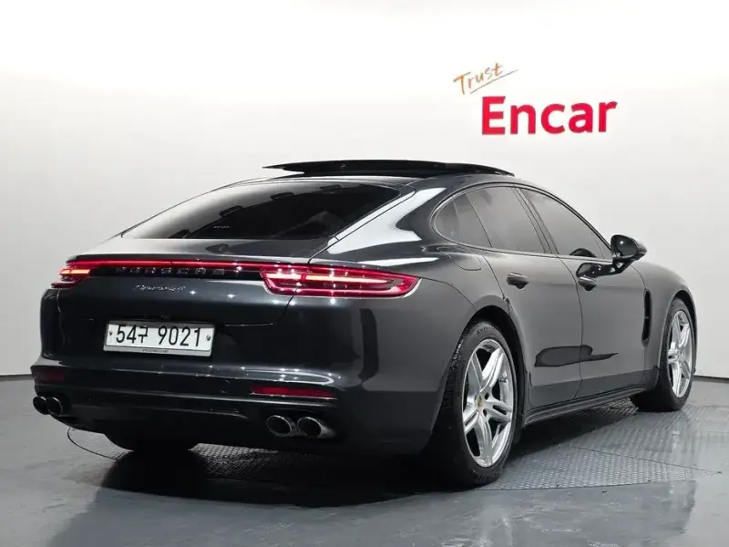 2018 Porsche Panamera с пробегом 34 615 км