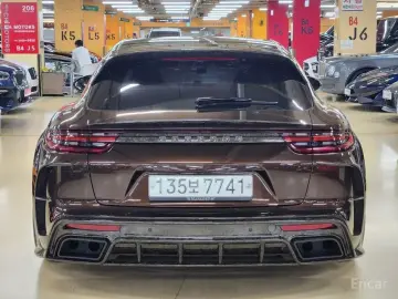 2018 Porsche Panamera с пробегом 9 000 км