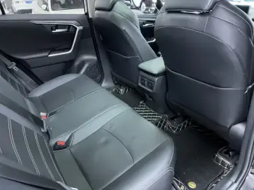 2023 Toyota Wildlander с пробегом 56 200 км