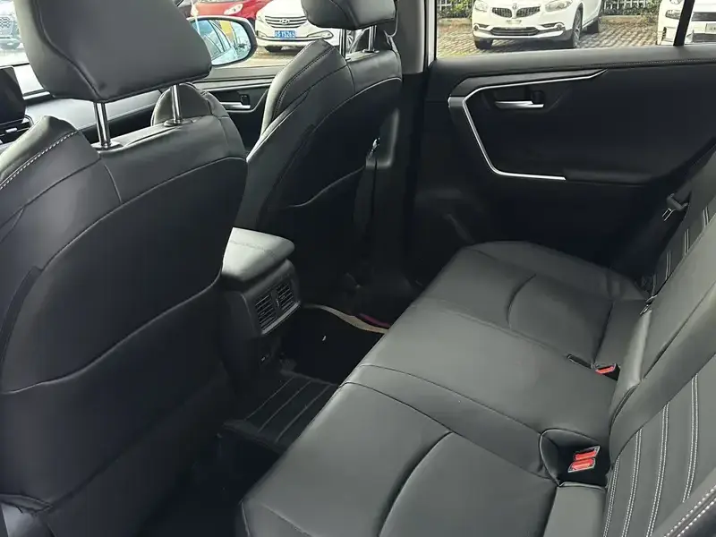 2023 Toyota Wildlander с пробегом 14 000 км