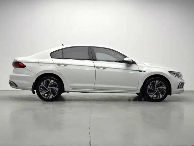 2023 Volkswagen Bora с пробегом 8 600 км
