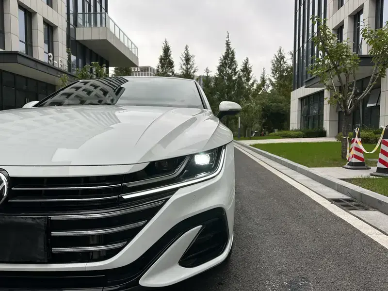 2023 Volkswagen Passat CC с пробегом 6 000 км