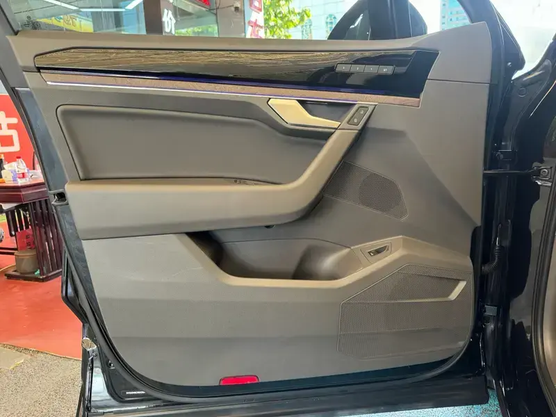 2019 Volkswagen Touareg с пробегом 106 000 км