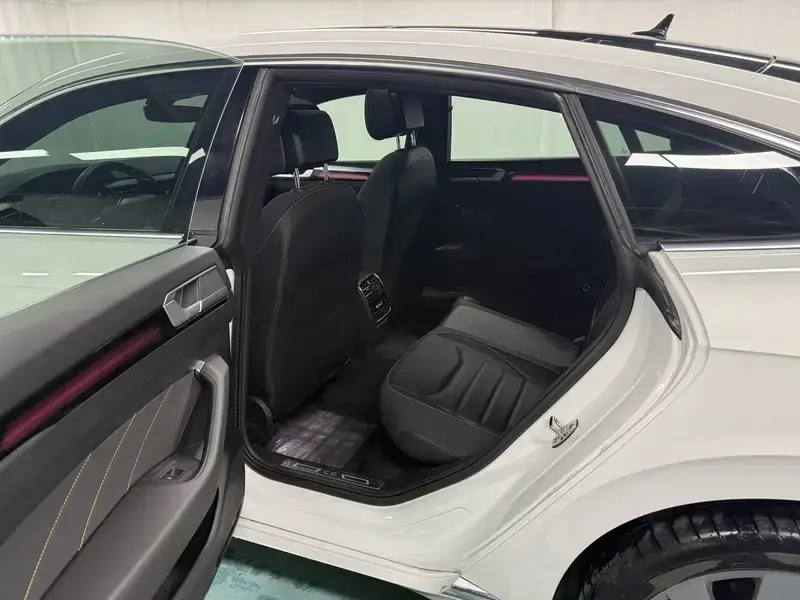 2024 Volkswagen Passat CC с пробегом 21 200 км