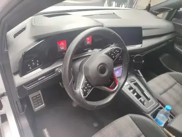 2021 Volkswagen Golf GTI с пробегом 38 700 км
