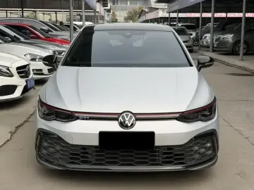 2021 Volkswagen Golf GTI с пробегом 45 000 км