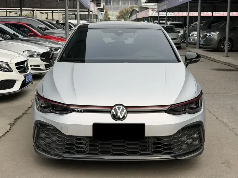 2021 Volkswagen Golf GTI с пробегом 45 000 км