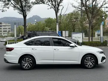2024 Volkswagen Lavida с пробегом 14 000 км