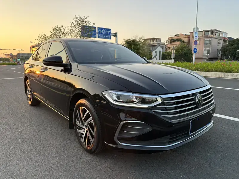 2023 Volkswagen Lavida с пробегом 28 000 км