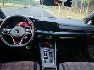 2021 Volkswagen Golf GTI с пробегом 47 000 км