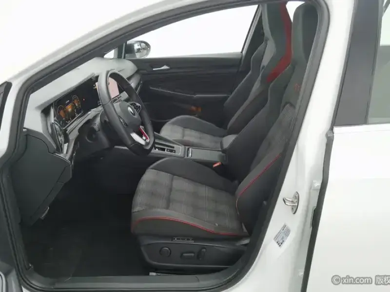2021 Volkswagen Golf GTI с пробегом 93 300 км