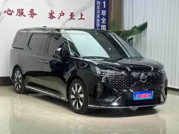 2025 Volvo EM90 с пробегом 34 700 км