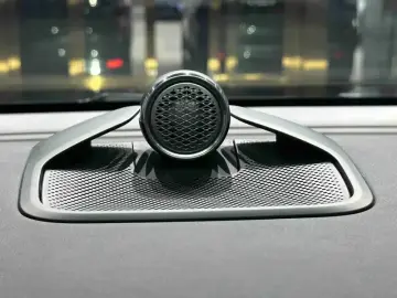 2025 Volvo EM90 с пробегом 34 700 км