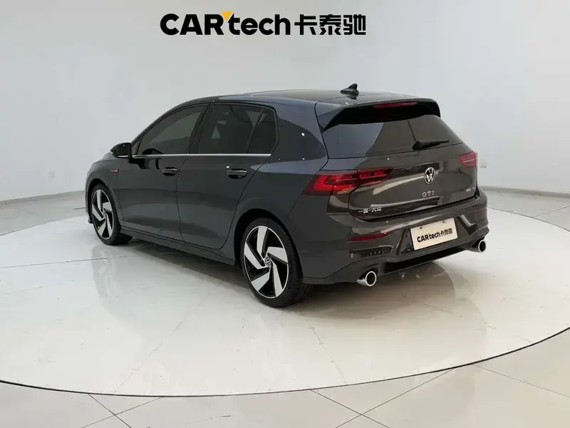 2021 Volkswagen Golf GTI с пробегом 72 000 км