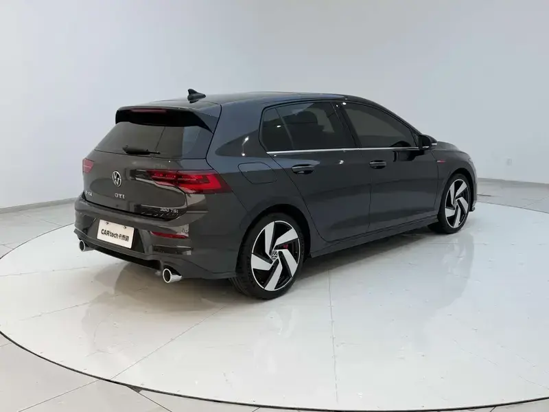 2021 Volkswagen Golf GTI с пробегом 72 000 км