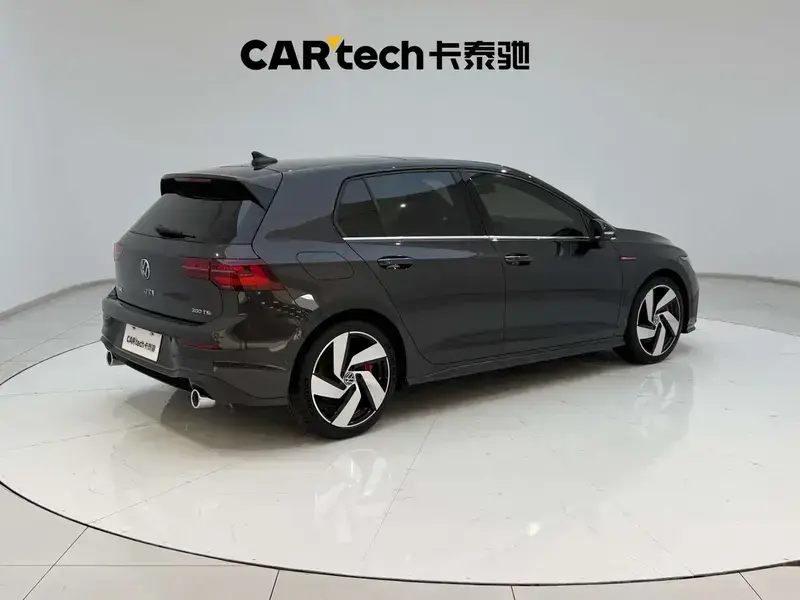 2021 Volkswagen Golf GTI с пробегом 72 000 км