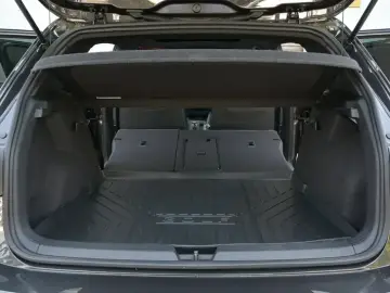 2023 Volkswagen Golf GTI с пробегом 12 000 км