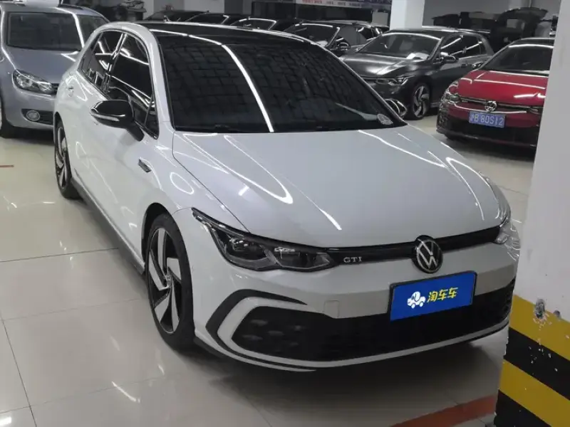 2021 Volkswagen Golf GTI с пробегом 38 000 км
