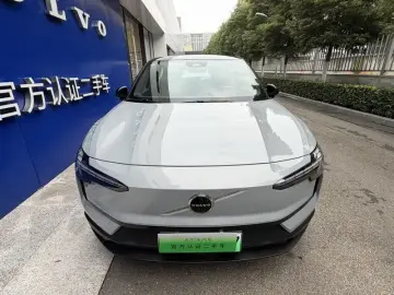 2025 Volvo EX30 с пробегом 17 000 км