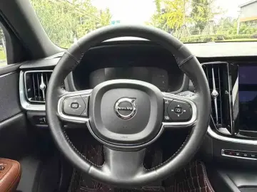 2020 Volvo S60 с пробегом 65 000 км