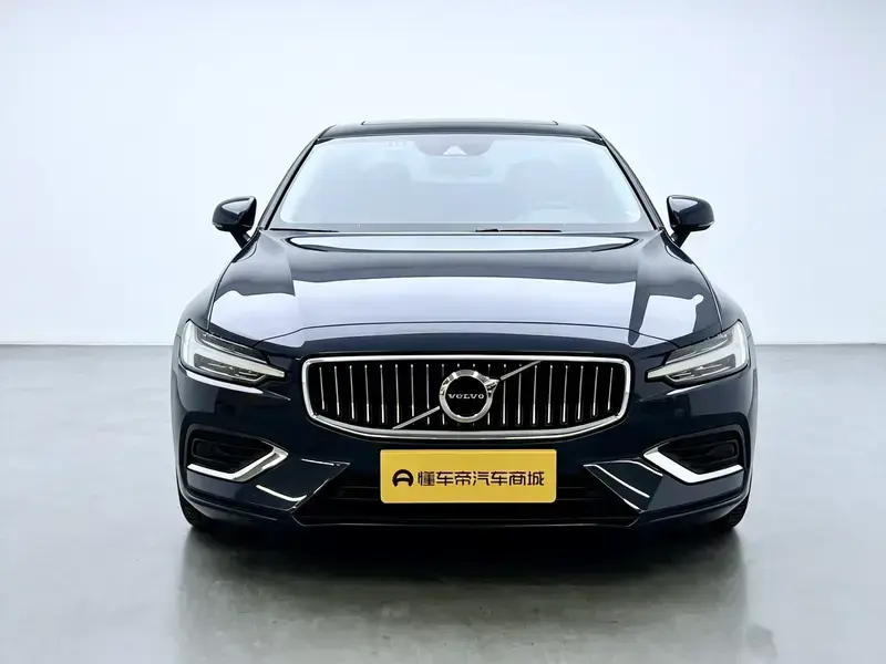 2022 Volvo S60 с пробегом 43 500 км