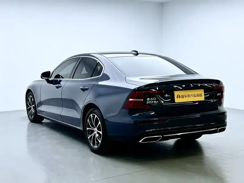 2022 Volvo S60 с пробегом 43 500 км