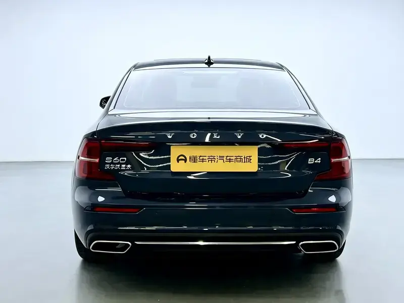 2022 Volvo S60 с пробегом 43 500 км