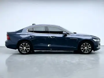 2022 Volvo S60 с пробегом 43 500 км