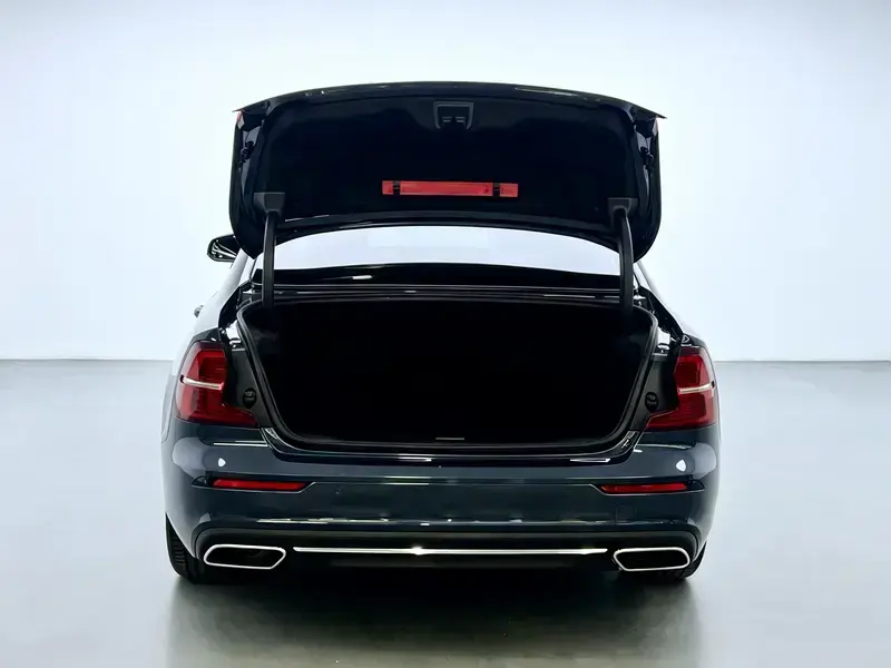 2022 Volvo S60 с пробегом 43 500 км