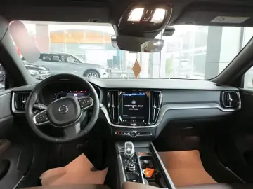 2023 Volvo S60 с пробегом 70 000 км