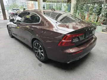 2020 Volvo S60 с пробегом 131 000 км