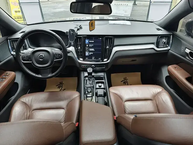 2020 Volvo S60 с пробегом 131 000 км