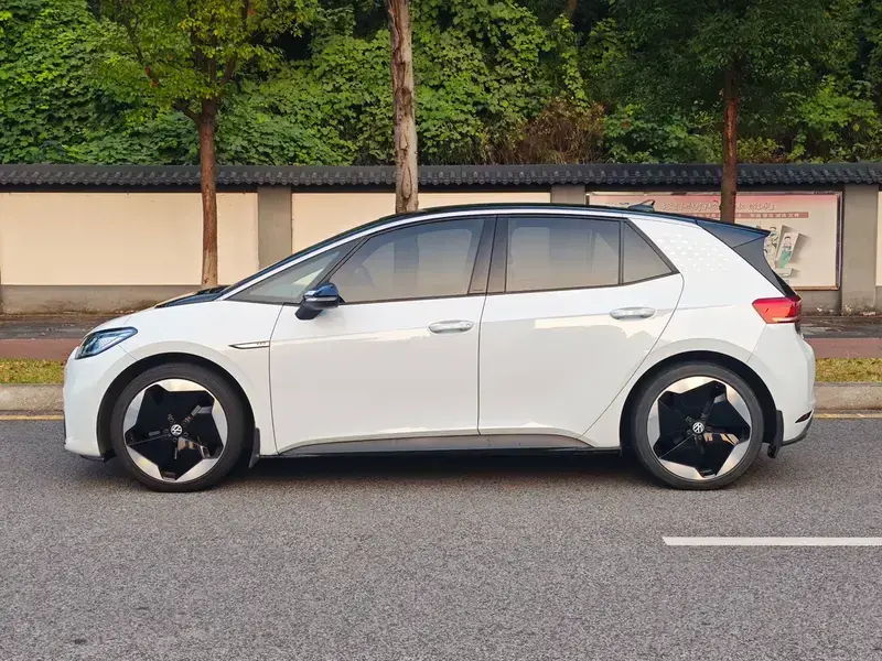 2022 Volkswagen ID.3 с пробегом 46 200 км