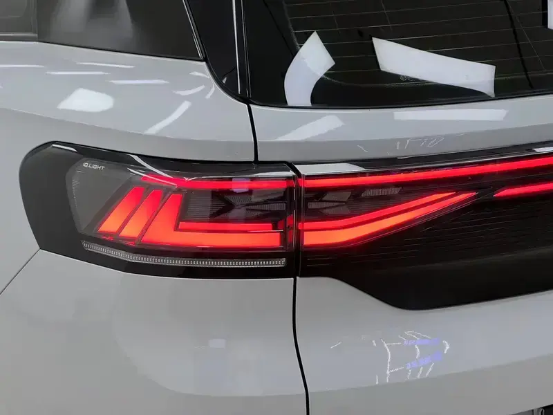 2022 Volkswagen ID.6 с пробегом 35 000 км