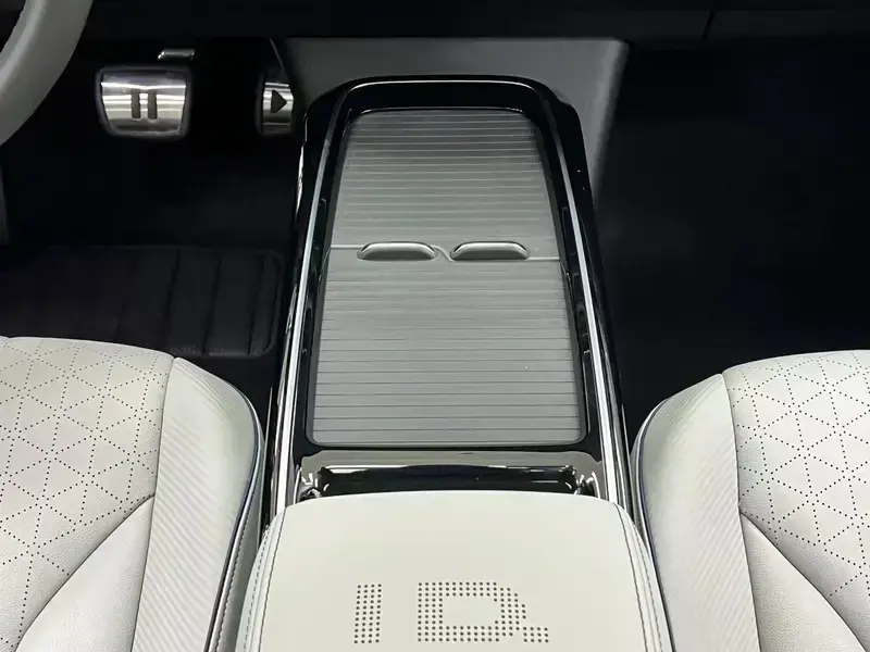 2022 Volkswagen ID.6 с пробегом 35 000 км