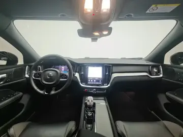 2024 Volvo S60 с пробегом 25 200 км