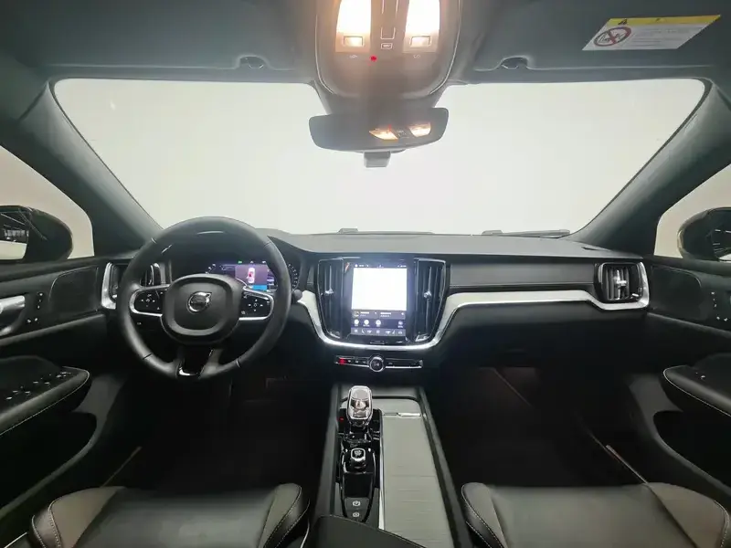2024 Volvo S60 с пробегом 25 200 км