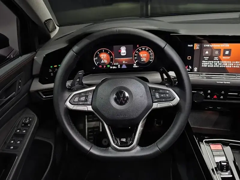2023 Volkswagen Golf с пробегом 75 583 км