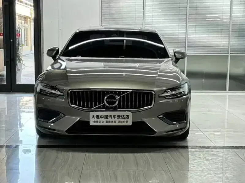 2022 Volvo S60 с пробегом 90 000 км