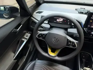 2023 Volkswagen ID.3 с пробегом 12 000 км
