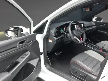 2024 Volkswagen Golf с пробегом 10 959 км