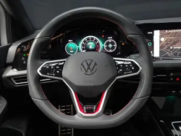 2024 Volkswagen Golf с пробегом 10 959 км
