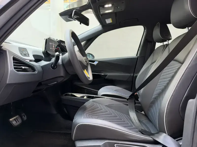 2023 Volkswagen ID.3 с пробегом 12 000 км