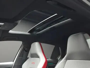 2024 Volkswagen Golf с пробегом 10 959 км
