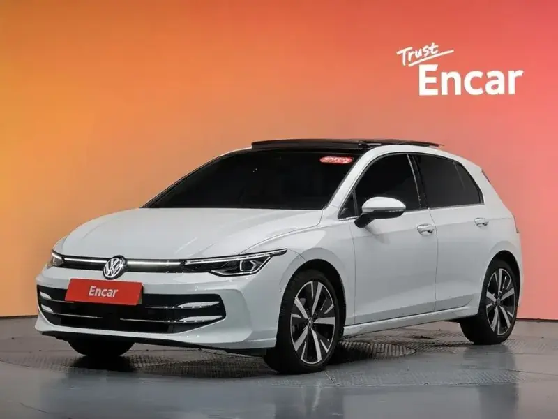 2025 Volkswagen Golf с пробегом 25 603 км