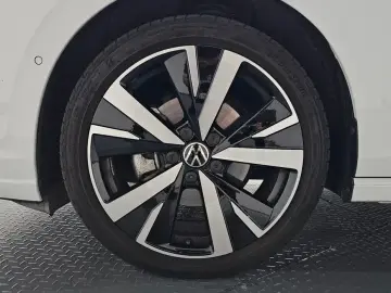2025 Volkswagen Golf с пробегом 25 603 км