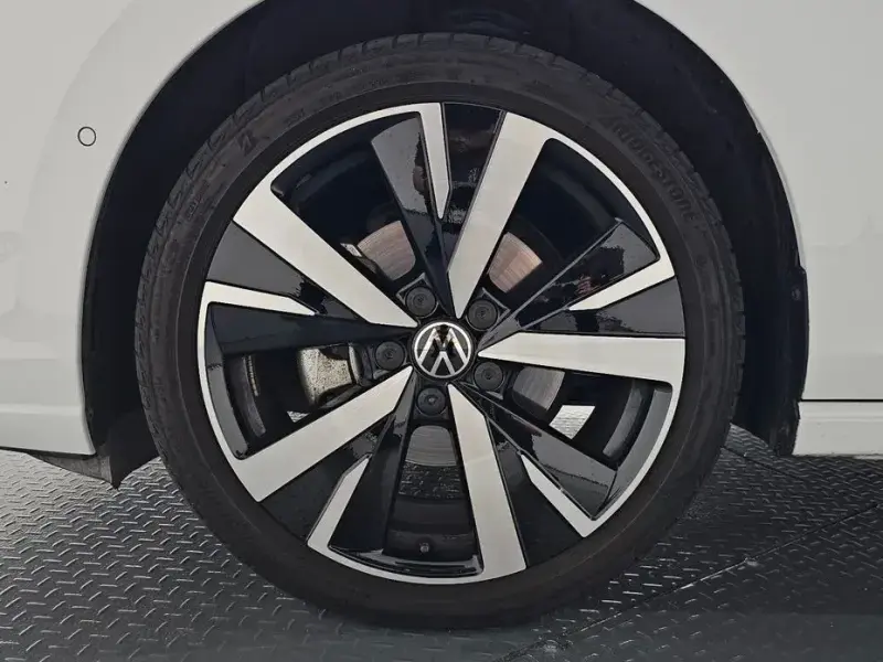 2025 Volkswagen Golf с пробегом 25 603 км